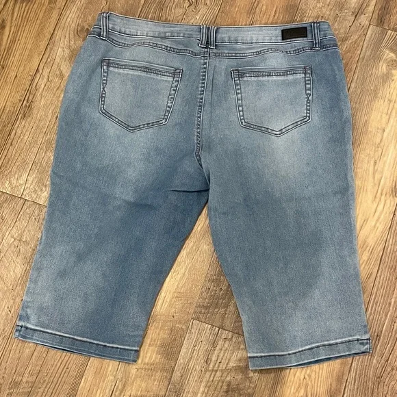 Natural Reflections Blue Denim Bermudas - Picture 2 of 2